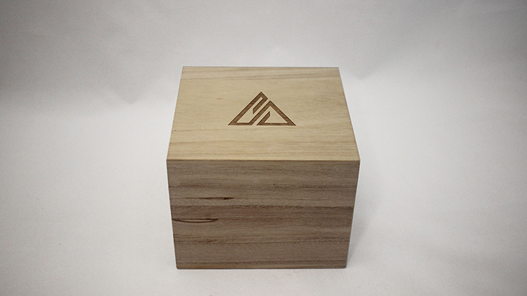 Odyssey Genesys Collector's Box by Sergio Roca - Image 3